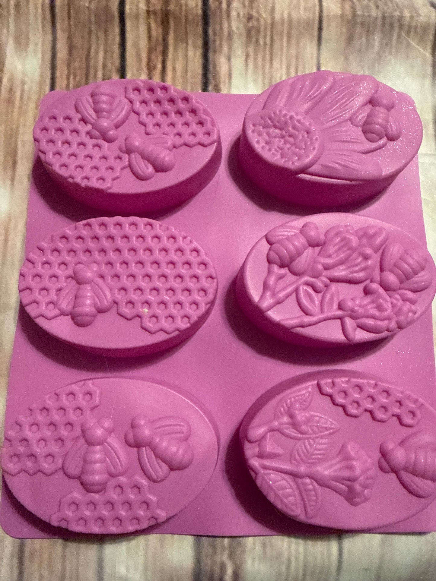6 cavity oval bee mold
