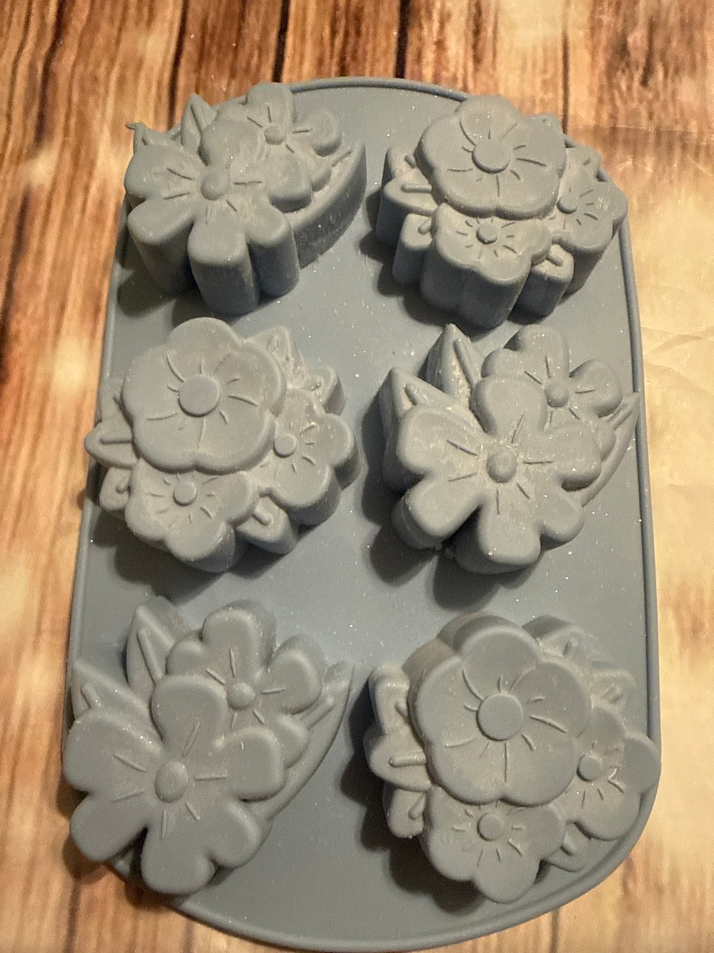 6 cavity flowers mold 2 designs