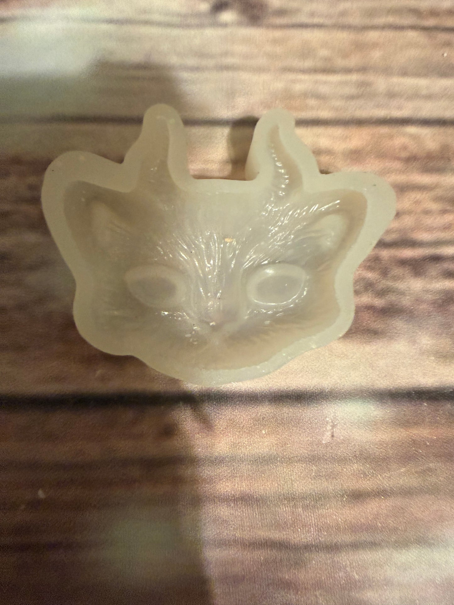1 cavity cat with horns mold