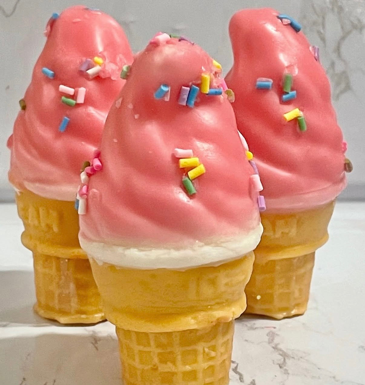 1 cavity swirled ice cream cone mold