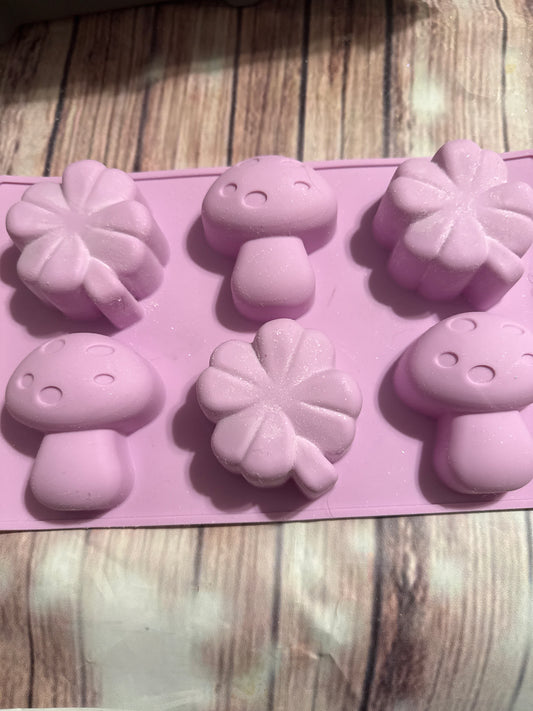 6 cavity mushroom and clover mold