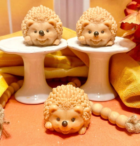 1 cavity hedgehog mold (may be pink or blue)