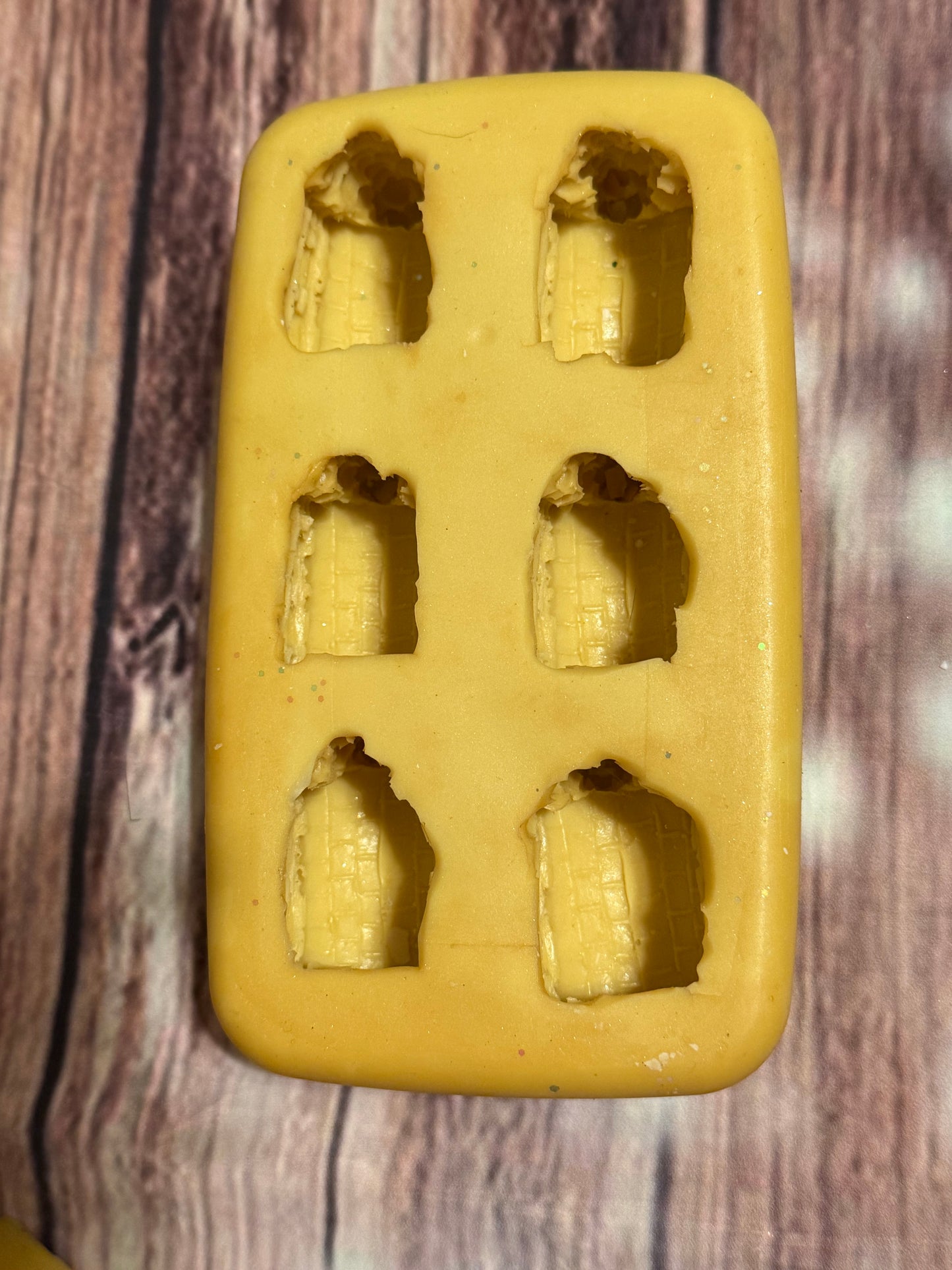 6 cavity small cabin mold