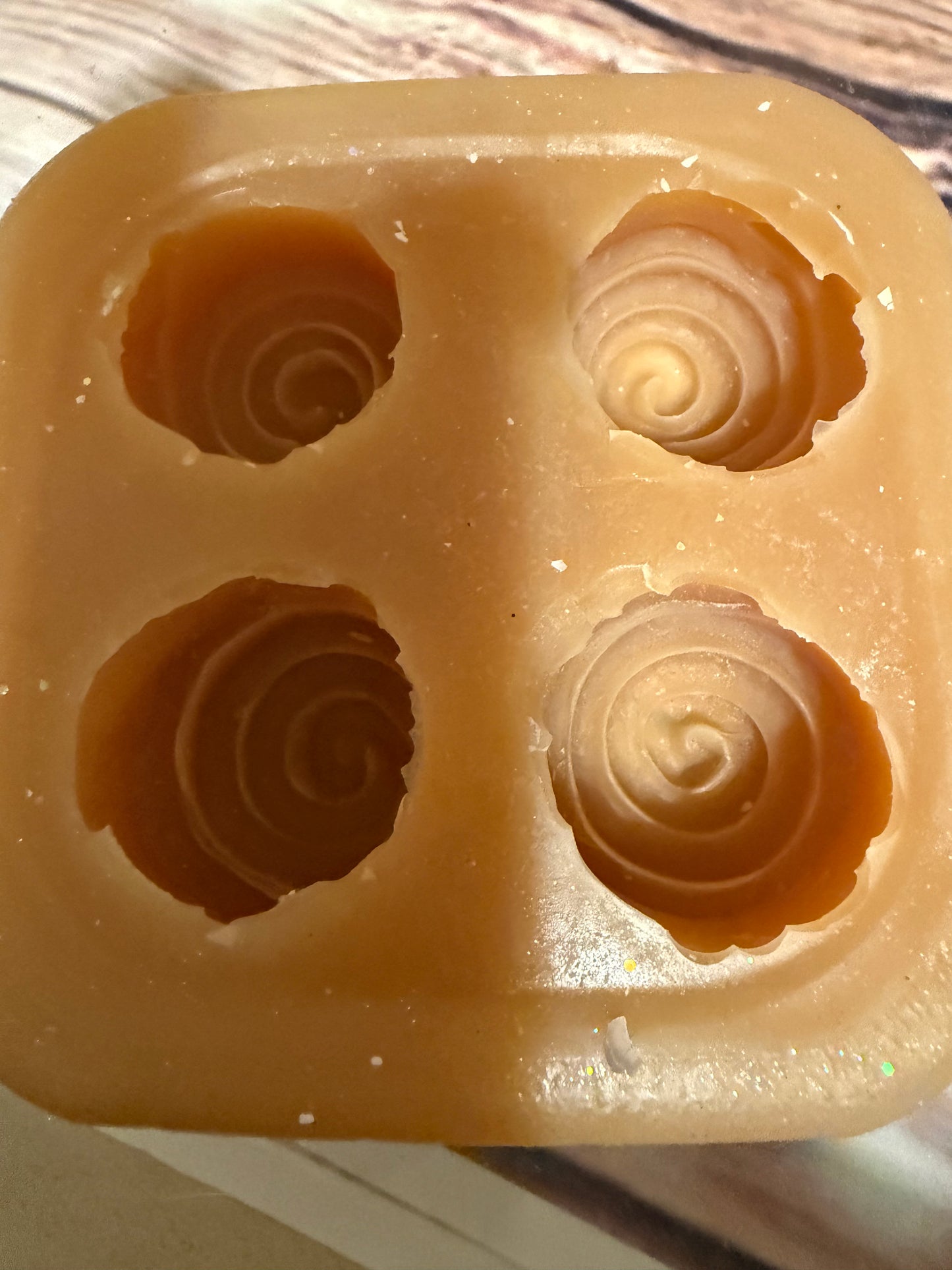4 cavity cinnamon bun mold