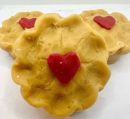 1 cavity pie with heart mold