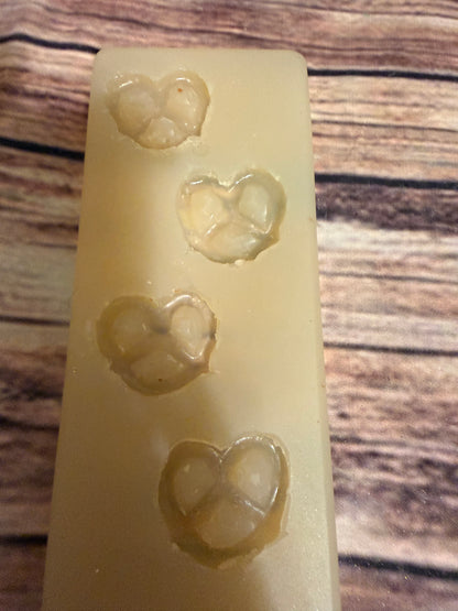 4 cavity mini pretzels mold