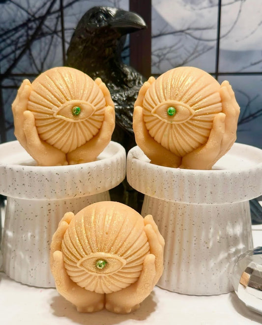 1 cavity hands holding eye mold