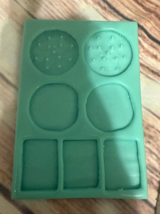 Lunchable mold