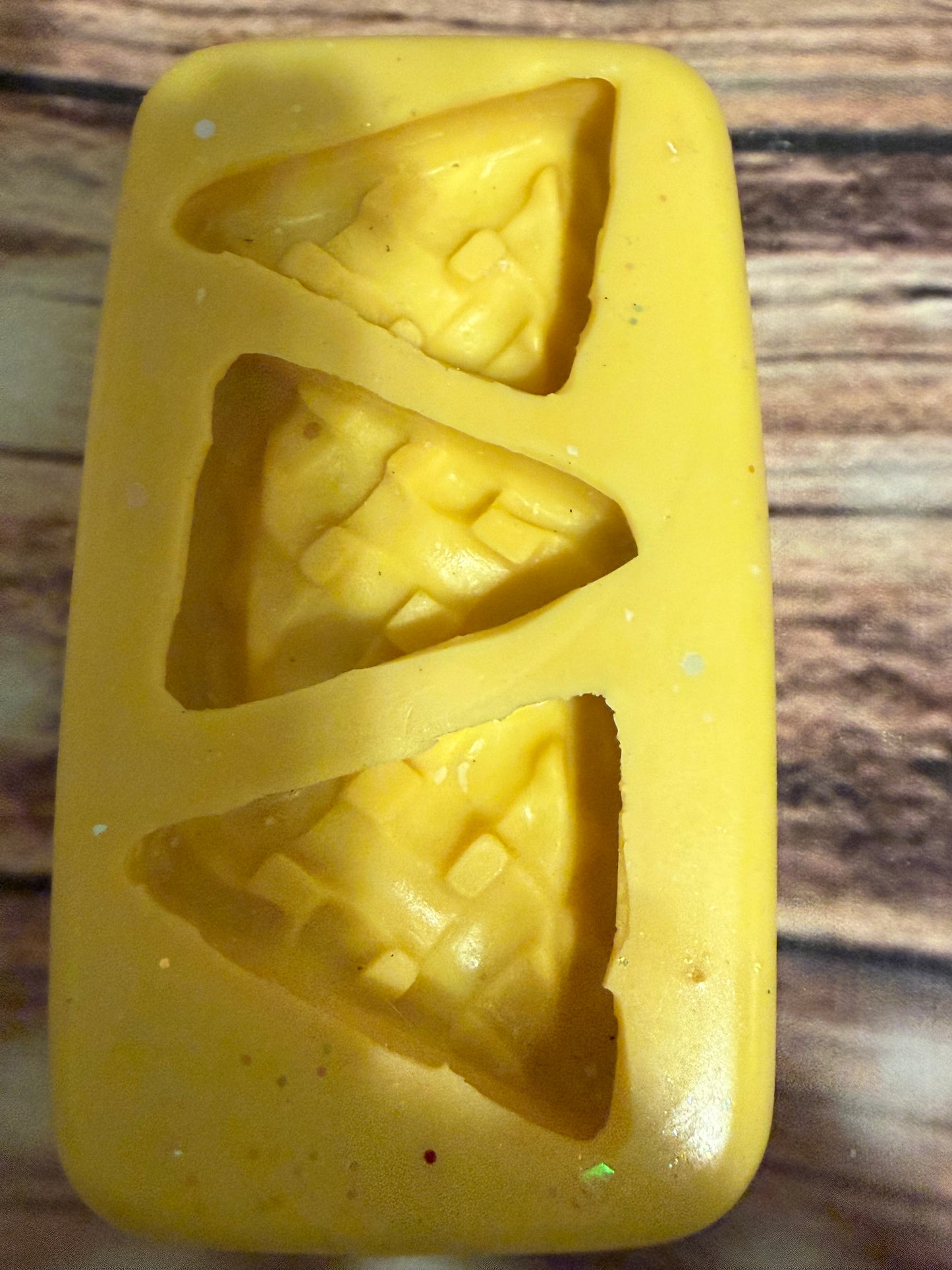 3 cavity pie slice mold