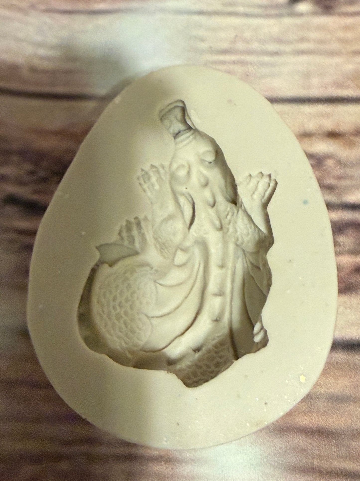 1 cavity sleeping dragon mold (pink or grey mold color)