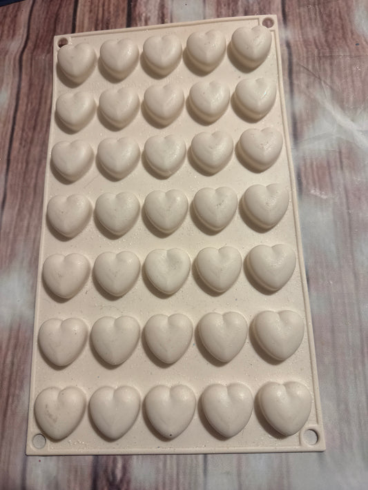 35 cavity small puffy heart mold