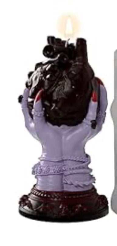 1 cavity hand holding heart mold