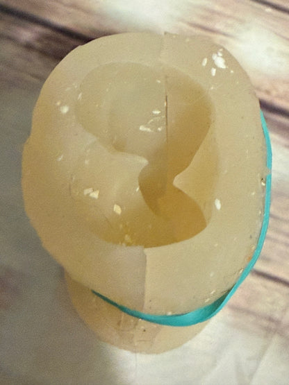 1 cavity skull in hands mold