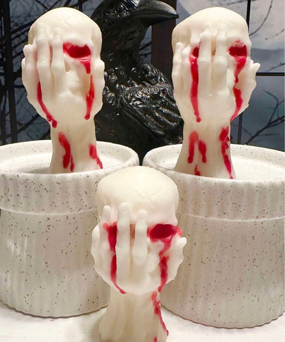 1 cavity skull in hands mold
