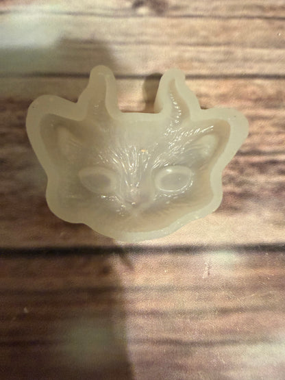 1 cavity cat with horns mold