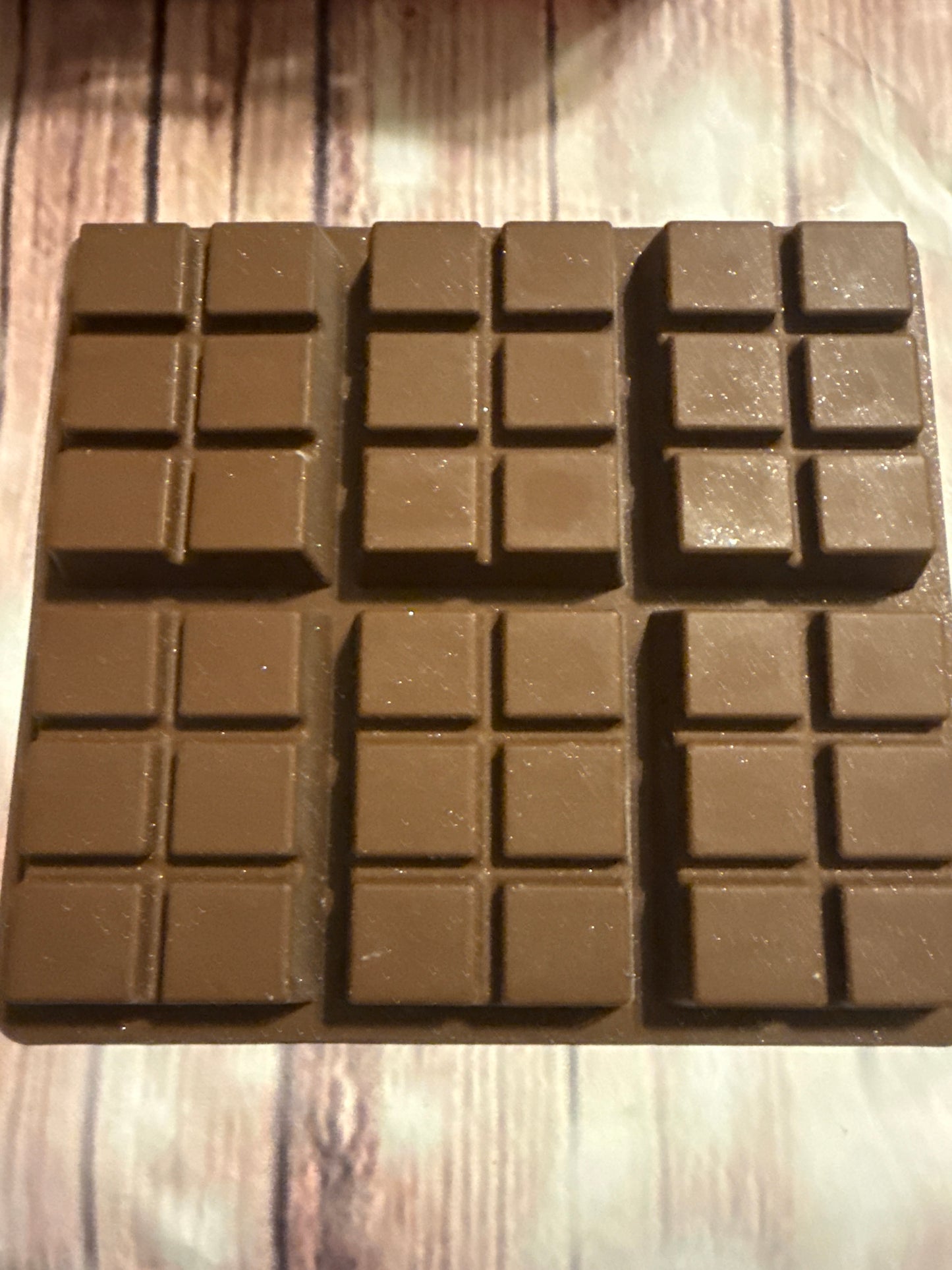 6 cavity clamshell style snap bar mold