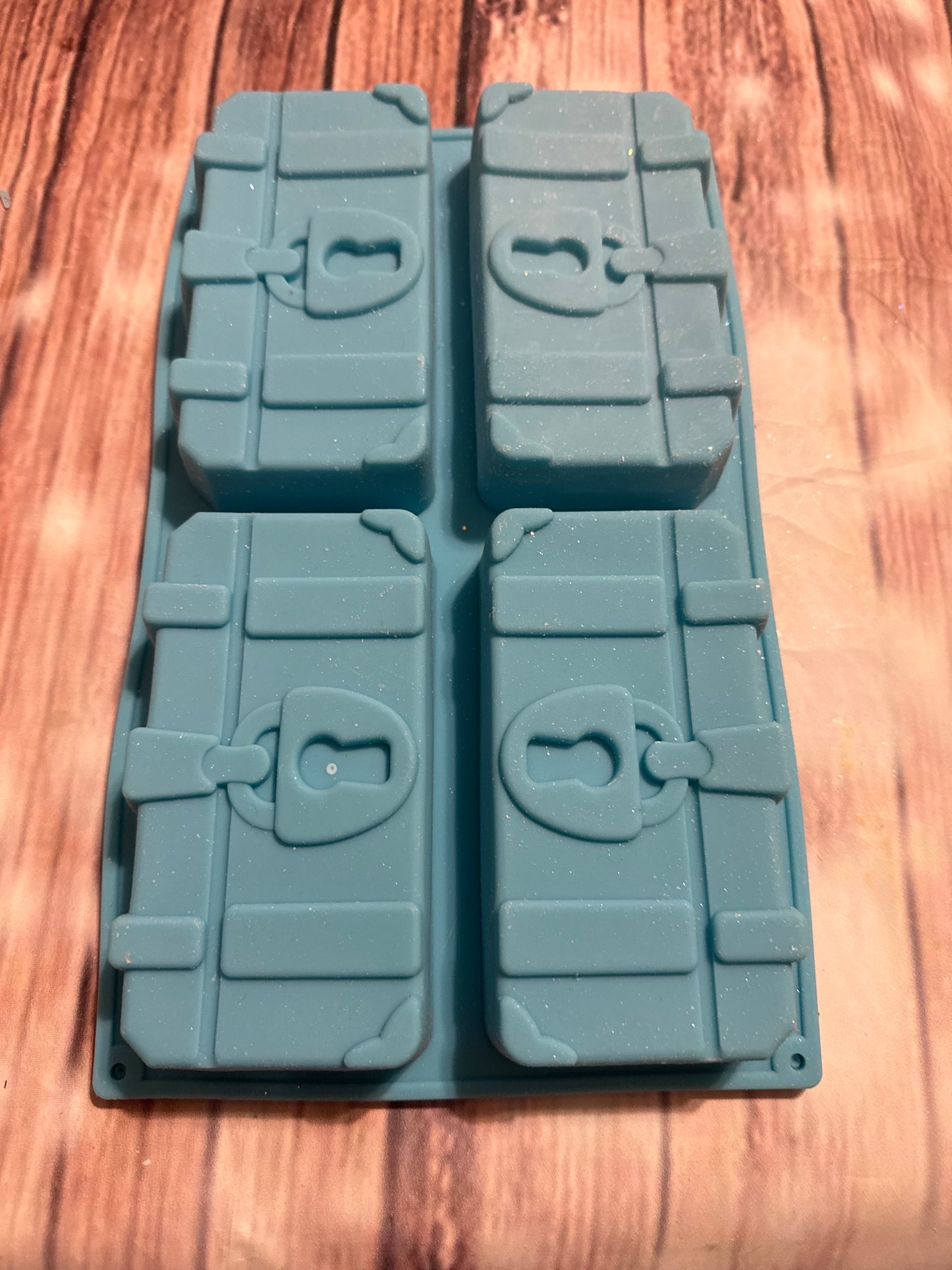 4 cavity treasure chest mold